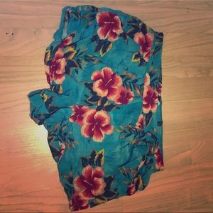 Hawaiian Shorts 🌺 pockets included